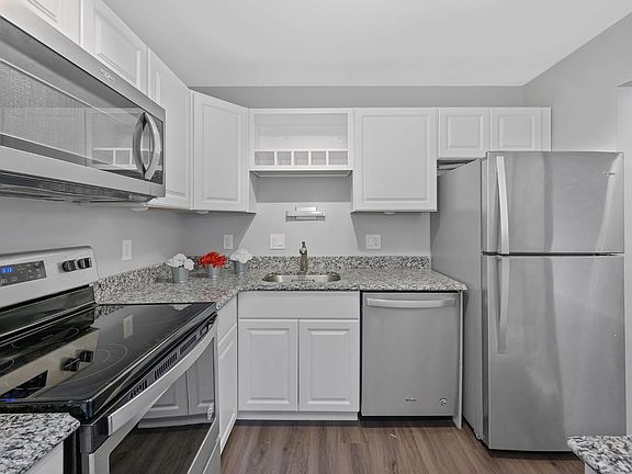 4th image of 3004 Glenmore Ave Unit 312