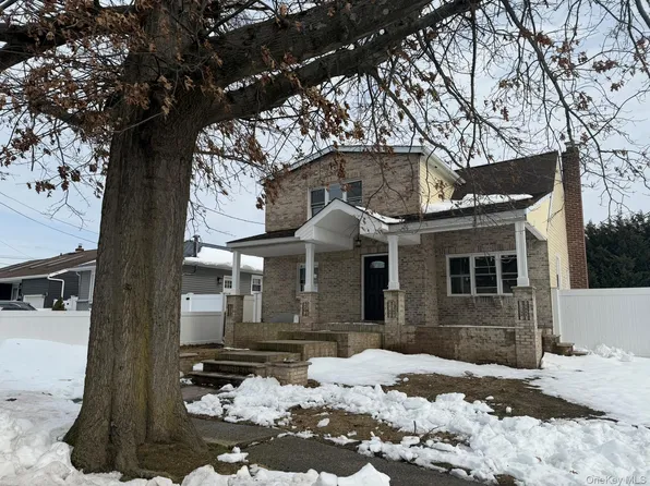 2303 Pine Street, Seaford, NY 11783