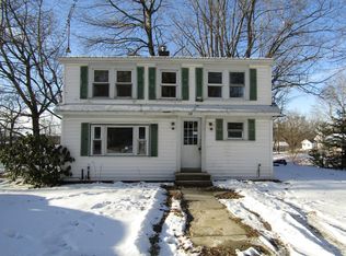 118 Prospect St, Dexter, ME 04930