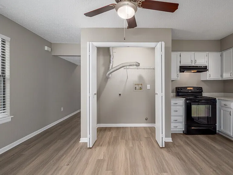 Brookwood Village Townhomes — Photo 15
