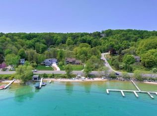 9983 Center Rd, Traverse City, MI 49686