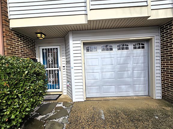 2nd image of 2033 N Cameron St