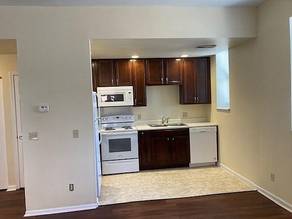 4th image of 1515 S 39th St #A