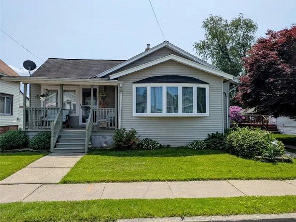 720 Maple St, Endicott, NY 13760