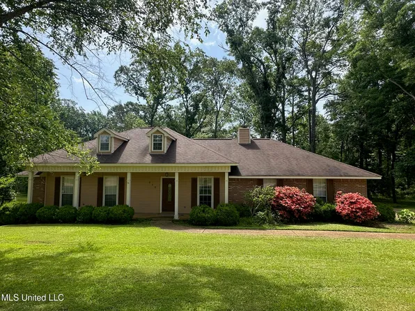 813 Eagles Nest Dr, Jackson, MS 39272