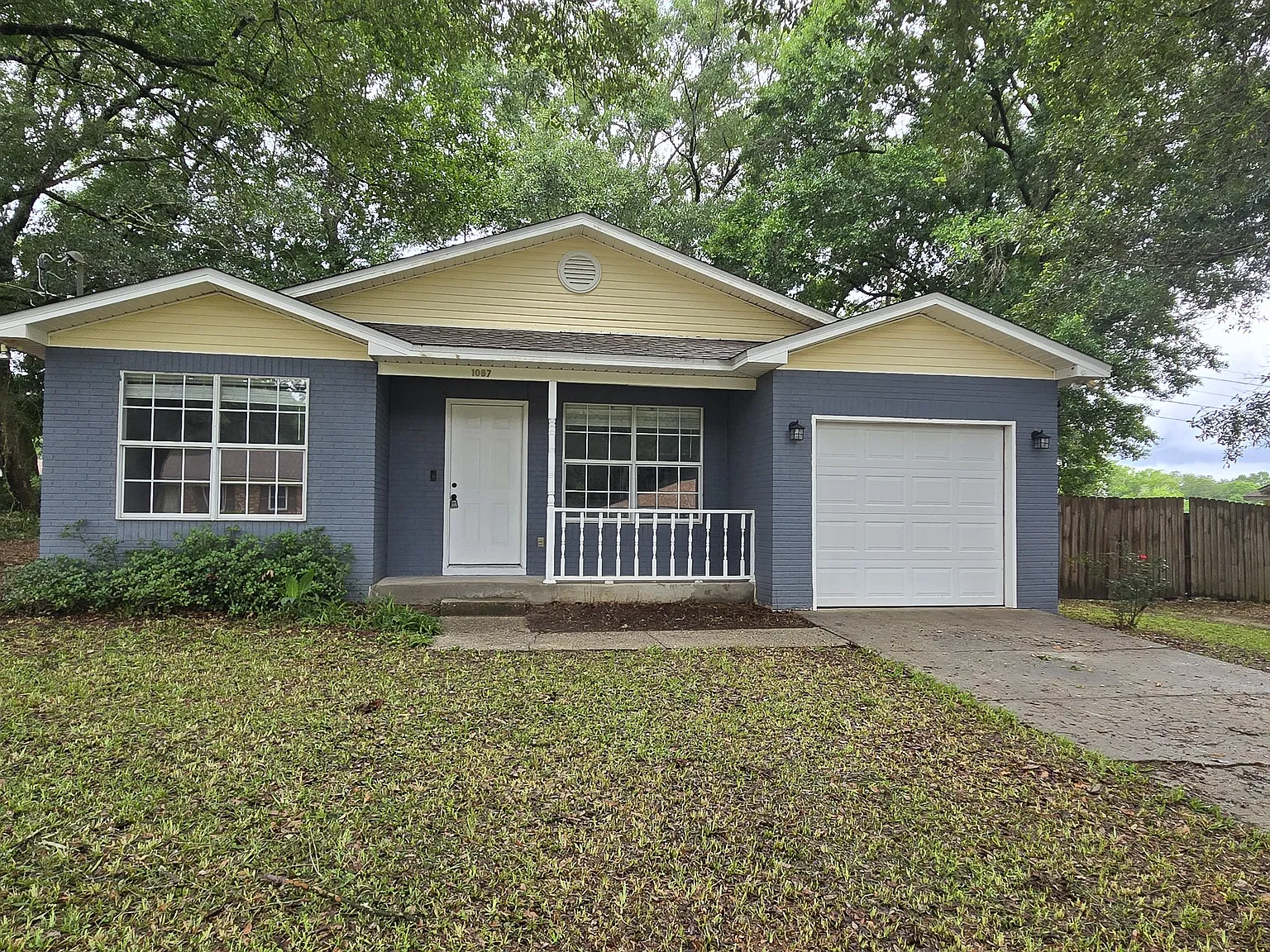 3 bed, 1044 sqft, $1,750 — Photo 2