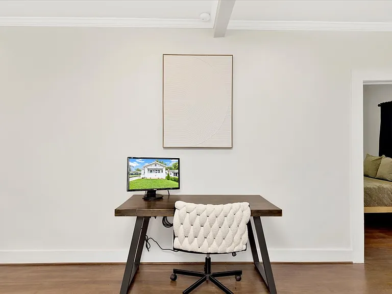 +Work station (living room)