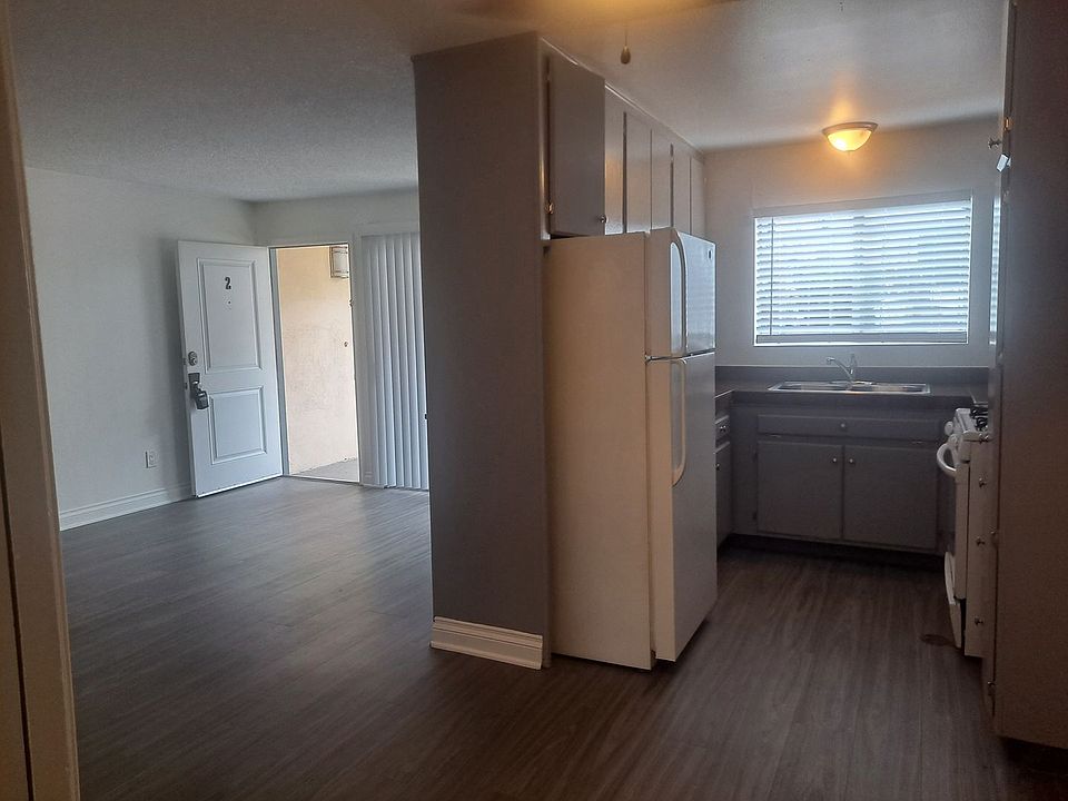 1st image of 2138 Thomas Ave APT 2