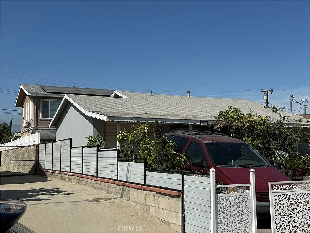 3 bed, 1200 sqft, $3,200 — Photo 1