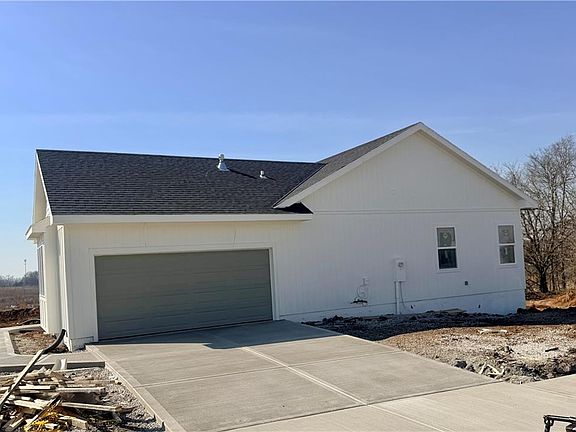 2nd image of 20804 Emerald St