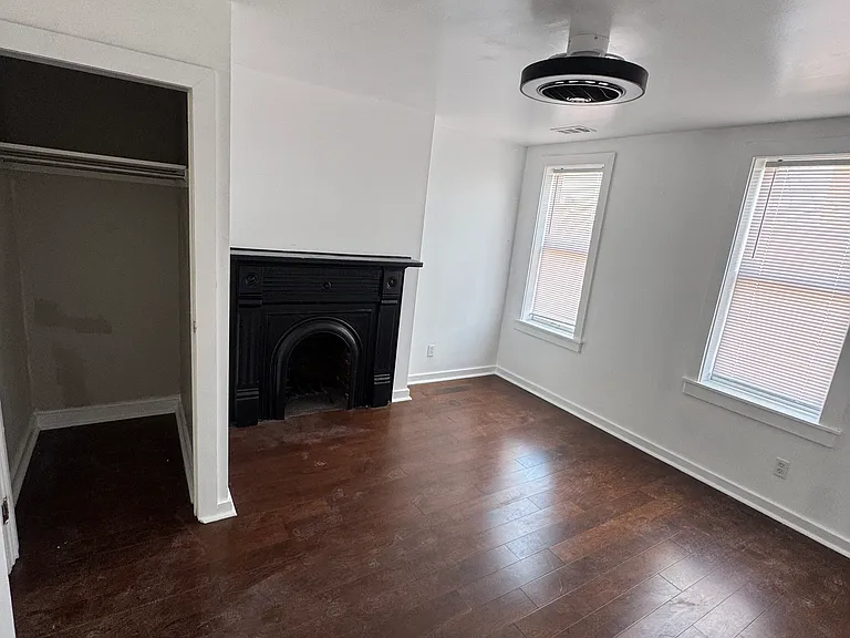 2318 Jane St #3 — Photo 6