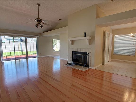 2nd image of 548 Holbrook Cir