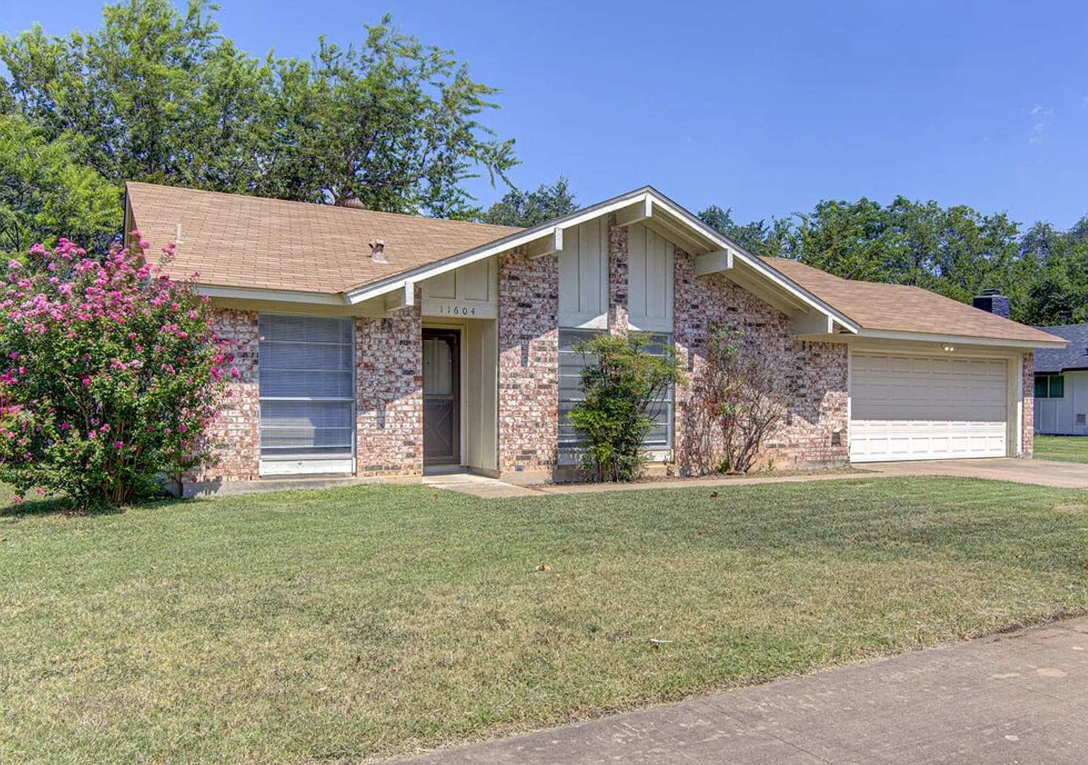 Charming 3 Bed / 2 Bath Home in a Prime Northwest Austin Location! — Photo 1