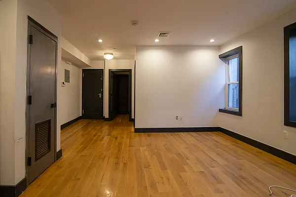 Rented by Isaac Silberstein, LREB | media 43