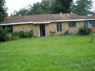 3206 Elm Ave, Moss Point, MS 39563