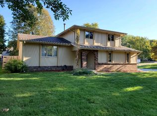 15206 Douglas Cir, Omaha, NE 68154