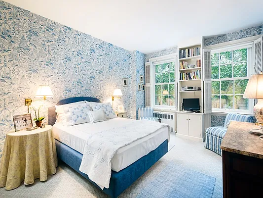 Sold by Sotheby's International Realty | media 4