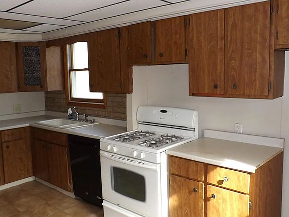 3rd image of 32 Ransom St Floor 2