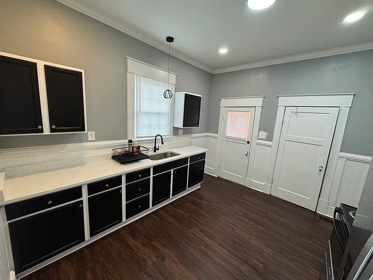 2112 S Main St #1 — Photo 13