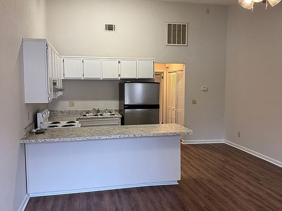 2nd image of 2135 Continental Ave