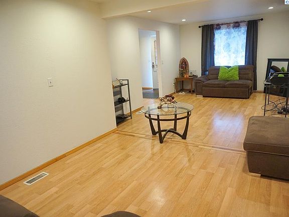 5th image of 6011 Camden Dr