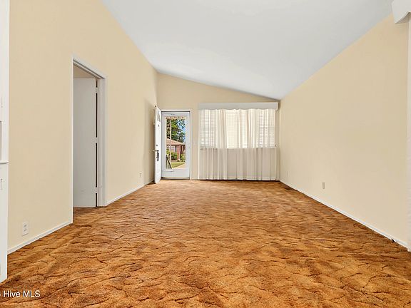5th image of 2409 Louisiana Street