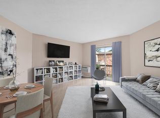 3940 Post Rd, Warwick, RI 02886