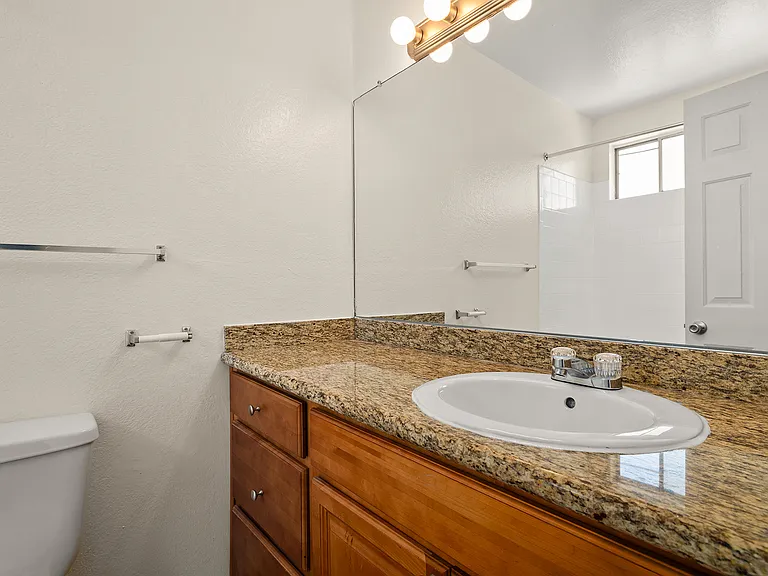 Topanga Canyon Apartments — Photo 8