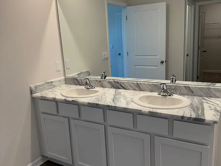 18207 Metado Dr — Photo 9