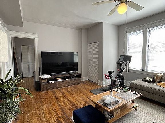 2nd image of 2545 N Seminary Ave APT 1R