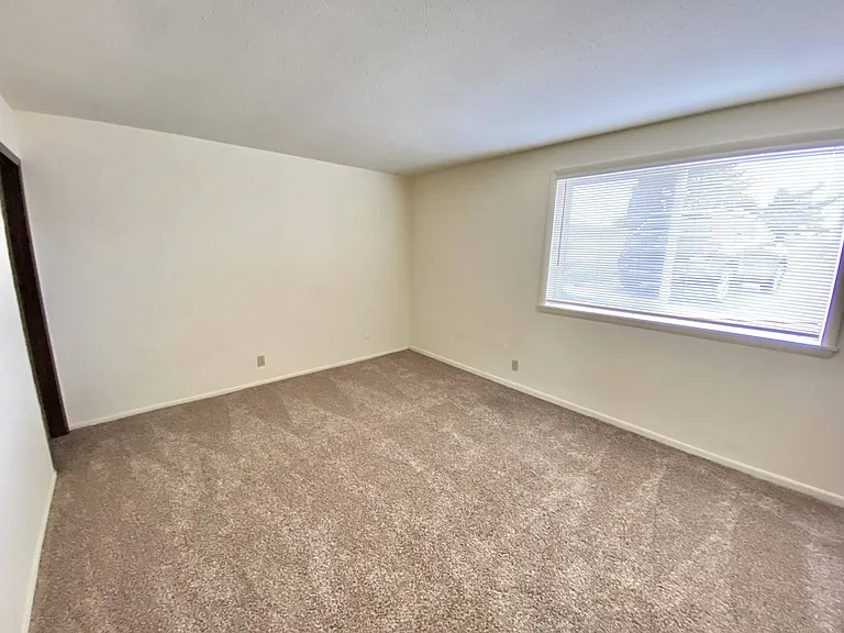 Kimberly Club Apartments — Photo 165