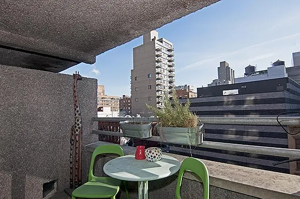 Sold by Akam Sales and Brokerage | media 7