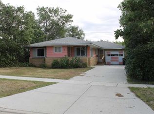 16 1st St NW, Parshall, ND 58770