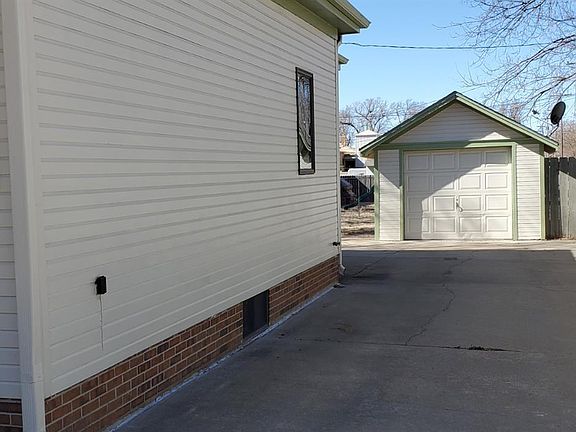 3rd image of 546 S 10th St