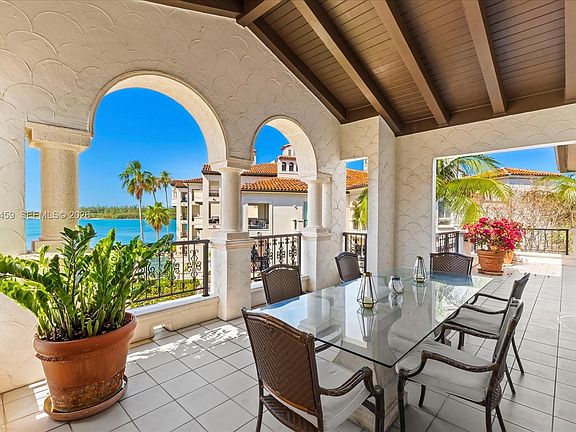 4th image of 2134 Fisher Island Dr #2134
