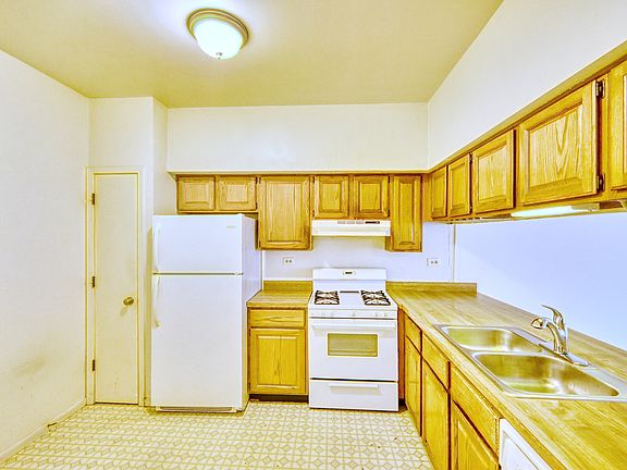 5th image of 1510 Golfview Ct