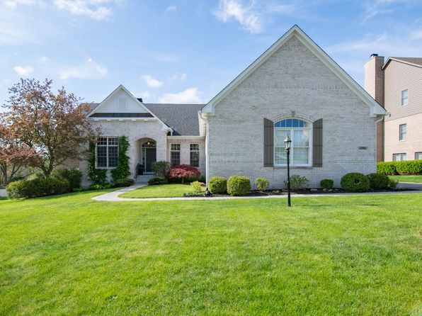 1299 Huntington Woods Rd, Zionsville, IN 46077