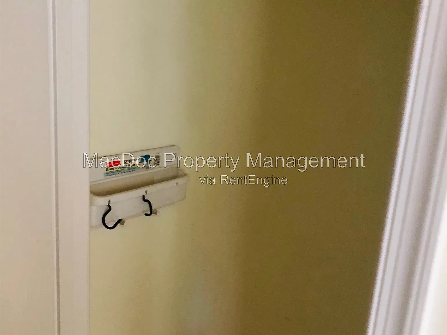 2 bed, 1.5 bath, 1164 sqft, $1,745 — Photo 2