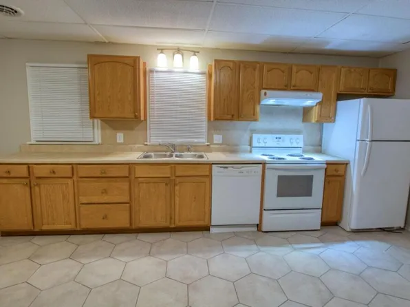 401 Franklin Hts APT 1, Shippensburg, PA 17257