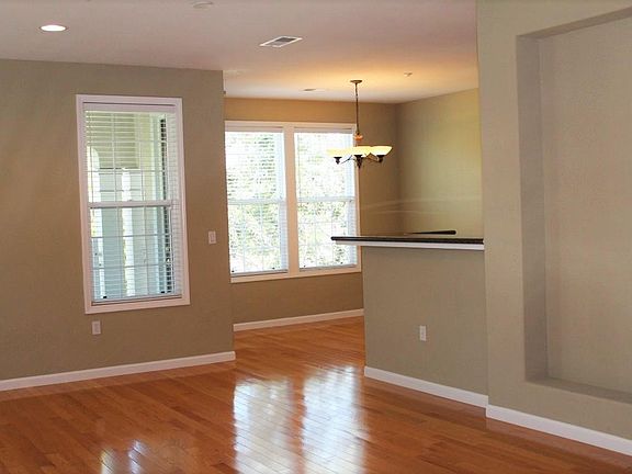 2nd image of 3721 Whitworth Dr