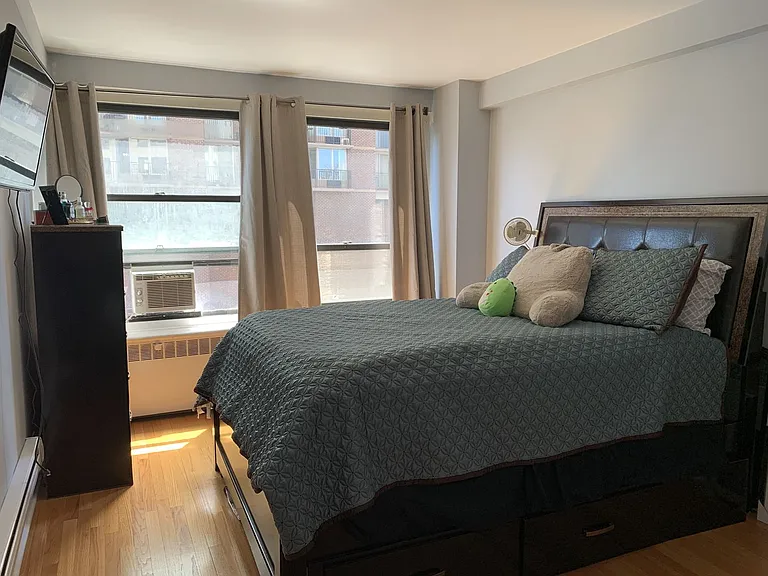 4180 Marine Terrace Apartments — Photo 87