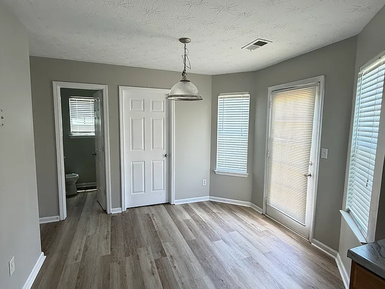 90 Keyton Dr — Photo 8