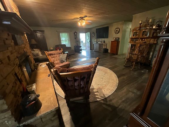 3rd image of 303 S Merritt St