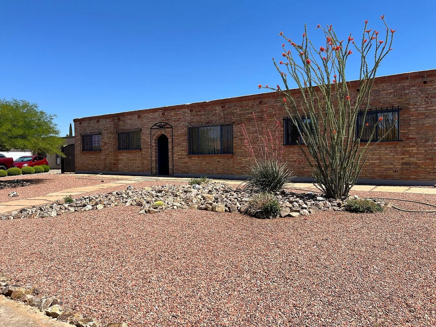 1964 sonita in Sierra Vista, Travel Nurse / Military Friendly Furnished Rental — Photo 2