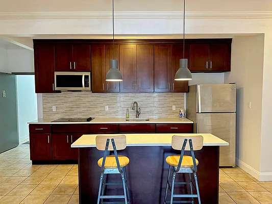 Rented by Capri Jet Realty Corp | media 6