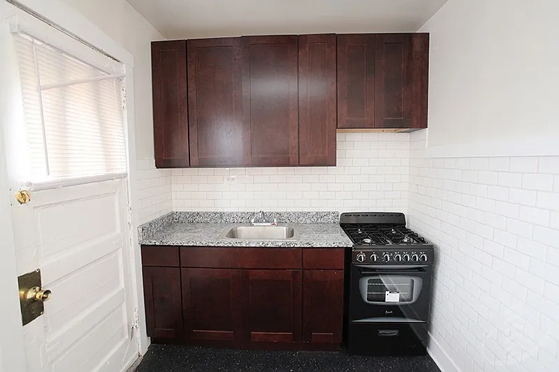 2 bed, 1.0 bath, 1200 sqft, $1,650 — Photo 4