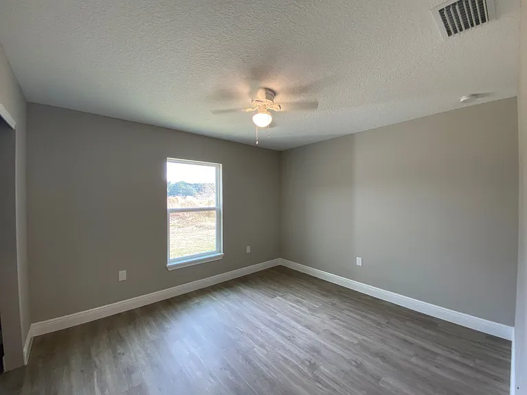 137 Juniper Loop Cir — Photo 24