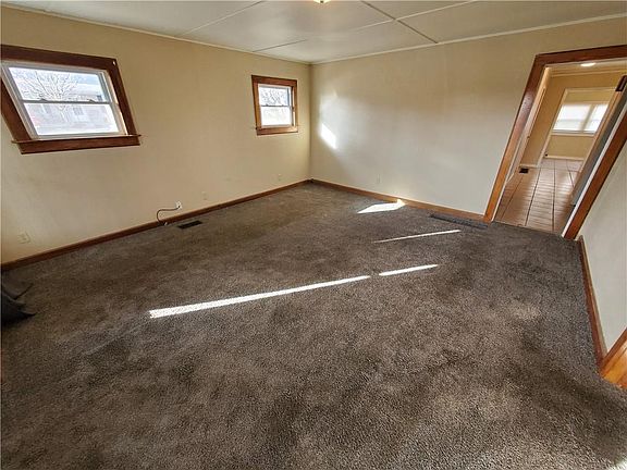 4th image of 530 Marine Dr