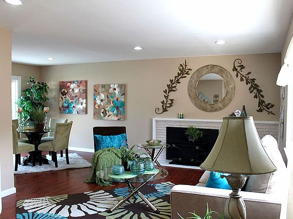 4th image of 43303 Castle Park Ct