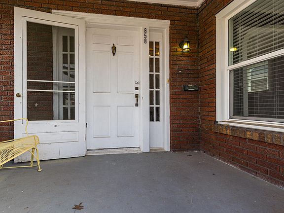 4th image of 858 Fetter Ave